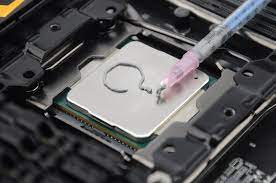 When the heat is applied, the thermal paste becomes thinner to spread towards the edges. Spreading A Thermal Paste How And How Much Hwcooling Net