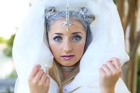 The hairstyle is also very effective with natural hair colours. Unicorn Half Up Diy Halloween Costume Cute Girls Hairstyles