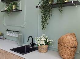 what colour goes with a cream kitchen