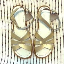 Women S Gold Salt Water Sandals Size 9