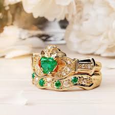 complete guide to claddagh rings faqs