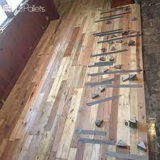 pallet wood floors two ways 1001 pallets