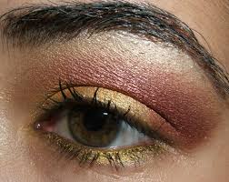 look christmas day gold and cranberry eye