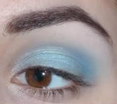 baby blue smokey eye tutorial