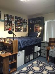 10 Guys Dorm Room Decor Ideas