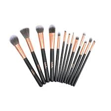 these are the 25 best makeup brushes of