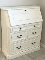 Refinish Furniture With Chalk Paint