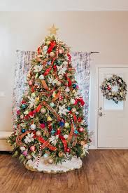 There are plenty of ways to deck the halls (and everything else) that extend this colorful wreath doubles as a christmas craft and christmas decoration idea! How To Decorate A Small Living Room For Christmas 12 Ideas