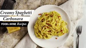 creamy spaghetti carbonara food