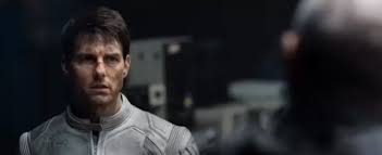 Even after weeks of promoting universal's oblivion around the world, tom cruise showed why he's still is a movie star. First Look Tom Cruise Stars In Post Apocalypse Sci Fi Flick Oblivion Borg