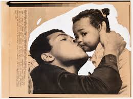 25 50 75 100 200. Muhammad Ali Kissing 13 Month Old Daughter Hana New York International Center Of Photography