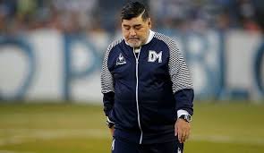 Argentina soccer legend diego maradona, who has died aged 60, succumbed to heart failure, a source from the argentinian justice ministry present at the time of his autopsy told cnn en español on. Nach Hirn Op Maradona Muss Doch Langer In Klinik Bleiben