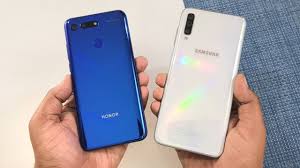 Honor recently launched their newest honor 20 flagship series at an event in london, giving us two capable devices in the form of the honor 20 and. Galaxy A70 Vs Honor View 20 Which Is Better Peeker Scitech
