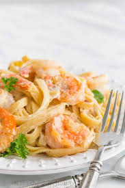 creamy shrimp alfredo fettuccine pasta