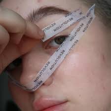 how to apply eyeliner using tape
