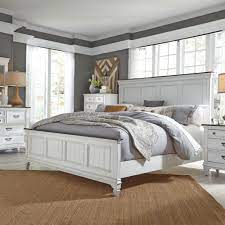 how to fit a queen bed in a small room