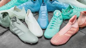 • football shoes with tf sole are designed to play football on the artificial turf. Cac Loáº¡i Giay Bong Ä'a Khong Day Adidas Phá»• Biáº¿n Tim Hiá»ƒu Giay