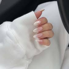 manicure with the frosted nails trend