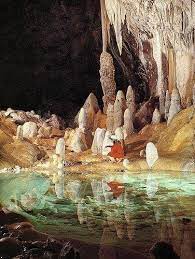 Miguel Minoru - Cueva Lechuguilla-USA La Cueva de Lechuguilla, que solo puede ser visitada por investigadores y espeleólogos profesionales, alberga las que quizá sean las más hermosas formaciones minerales del mundo. La
