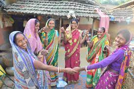 आप भरोसा नहीं करेंगे, 10-10 रुपए हर हफ्ते बचाकर गांव की महिलाओं ने बदल डाली