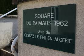 File:Autrèche - Square du 19 mars 1962.jpg - Wikimedia Commons