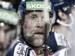 The latest stats, facts, news and notes on joe thornton of the toronto maple leafs Joe Thornton On Way To Toronto To Join Maple Leafs Toronto Sun