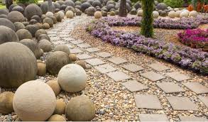 natural stepping stones in garden