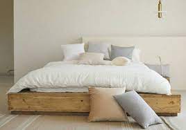 Many Pillows Do You Need On Your Bed