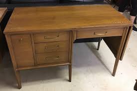 Shop authentic broyhill brasilia tables, case pieces and storage cabinets and seating from the world's best dealers. Mid Century Broyhill Premiere Forward 70 Desk Live And Online Auctions On Hibid Com