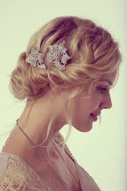 Your hair type can also dictate how well this hairstyle lasts throughout the night of your event. 40 Best Short Wedding Hairstyles That Make You Say Wow
