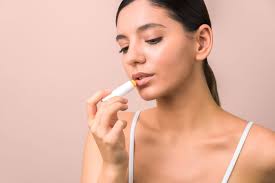 5 tips to moisturize dry lips 2021