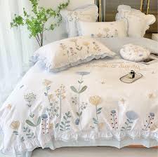Stock Flower Garden White Quilt Cover