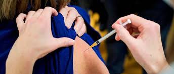 Doses of vaccine are currently divided between the cantons in proportion to the size of priority group 1 (especially vulnerable people and nursing and care staff in homes). Covid 19 Des Etrangers Ont Reussi A Se Faire Vacciner A Geneve Le Point