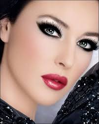 Résultat de recherche d'images pour "maquillage arabe"