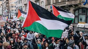 Almanya'da İsrail'in Gazze'ye yönelik saldırıları protesto edildi - Bengü  Türk