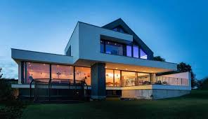Satteldach grundriss haus innenarchitektur haus architektur bungalow bauen fassade haus. Architektenhaus Mit Satteldach Modern Interpretiert Avantecture