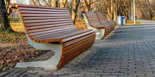 unusual benches in moscow