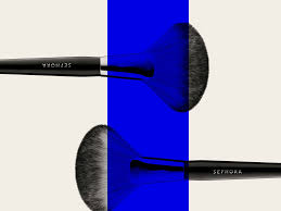 how makeup brushes are squeezing s
