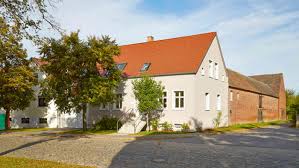 Zunächst werden alle anfallenden sanierungsarbeiten in die liste eingetragen, ebenso wie der baubeginn. Altes Haus Umbauen Architektin Saniert Dreiseithof Bei Magdeburg