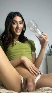 HORNY TS YUNA USES HER FLESHLIGHT AND CUMS - ThisVid.com