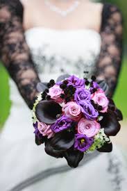 Hast du schwarze haare, folglich wirst du in hochzeitskleid lila weiß ausgesprochen liebenswert aussehen. Wedding In Black Purple Hochzeit In Schwarz Lila Wedding Planner S Diaries