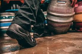 benefits of warehouse safety shoes and