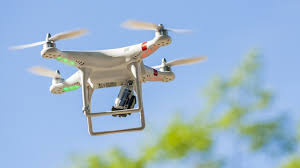 un dron capaz de derribar otros drones