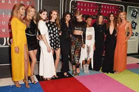 Mtv Awards Taylor Swift Brings Selena Gomez Bad Blood