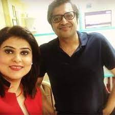 In the intervening night of 22nd and 23rd april, after his regular work of 10 pm debate, arnab goswami and his wife were on the way back their home when two. Arnav Goswami