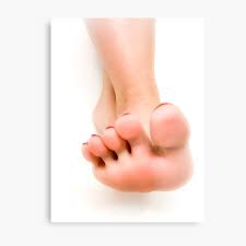 Giantess toes