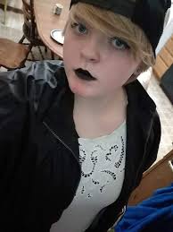 this trans boy did his makeup amino