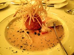 crab cake an order has 2 picture of