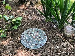 Make Mosaic Garden Stepping Stones