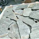 ¿Cómo cortar lajas de piedra?